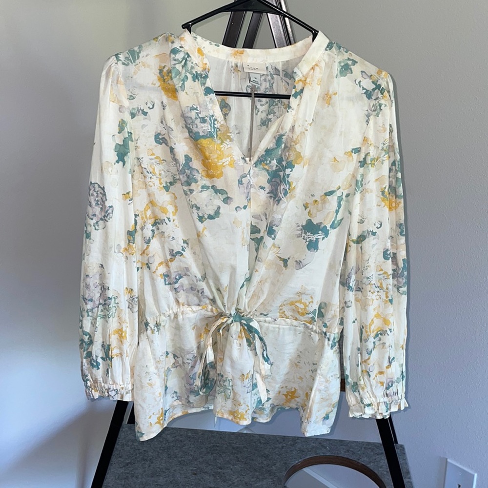 A New Day, size M, Light Yellow Flowy Floral Blouse, Tags still on!